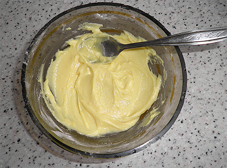 Boric acid can be used to prepare poisoned baits