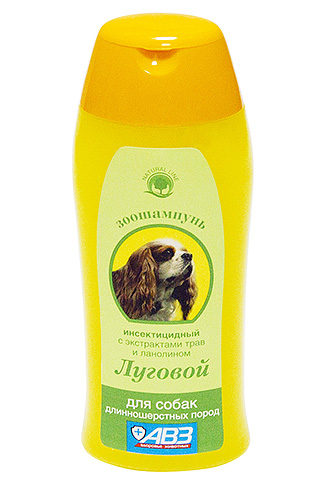 Na composição do shampoo Lugovoi, além do inseticida, há extratos de ervas e lanolina