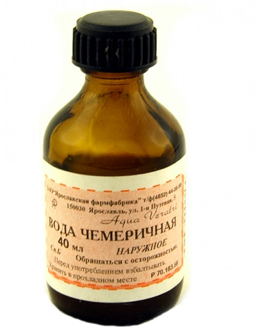 L'eau d'hellébore ne doit pas pénétrer dans l'estomac en raison de sa forte toxicité.