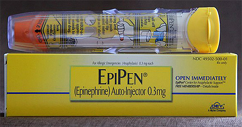 The photo shows an example of an autoinjector with epinephrine (adrenaline).