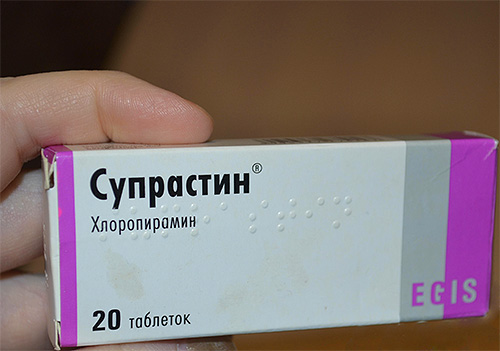 Om den allergiska reaktionen ökar, är det värt att dricka ett antihistamin, till exempel Suprastin