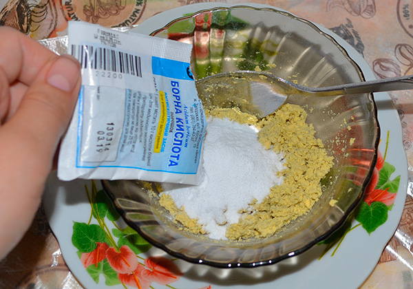 Due tuorli richiedono circa 30-40 grammi di acido borico.
