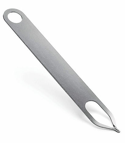 Alicate de metal com cabo ligeiramente curvo.