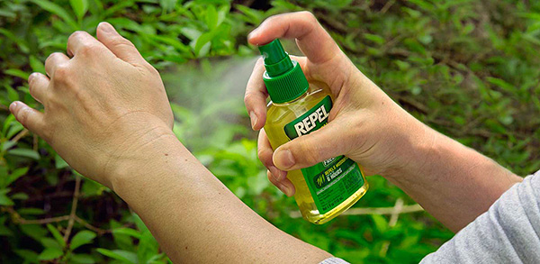 ไม่แนะนำให้ใช้ผลิตภัณฑ์ที่มี DEET ติดต่อกันเกิน 2 สัปดาห์