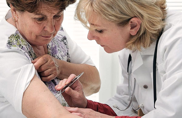Removal of a tick in a state medical institution is free of charge